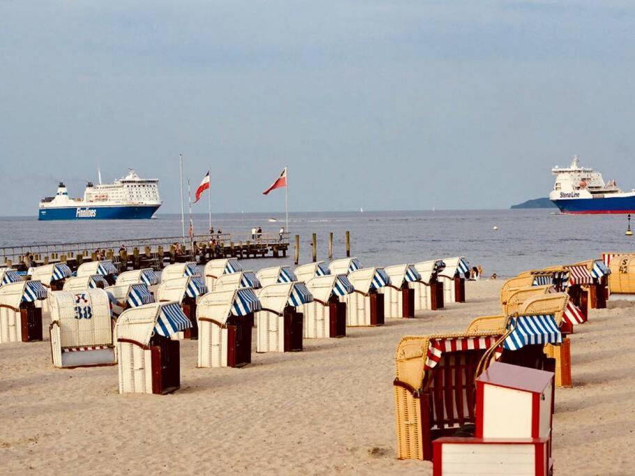 Penthaus Horizont Mit Meerblick Lübeck Buitenkant foto